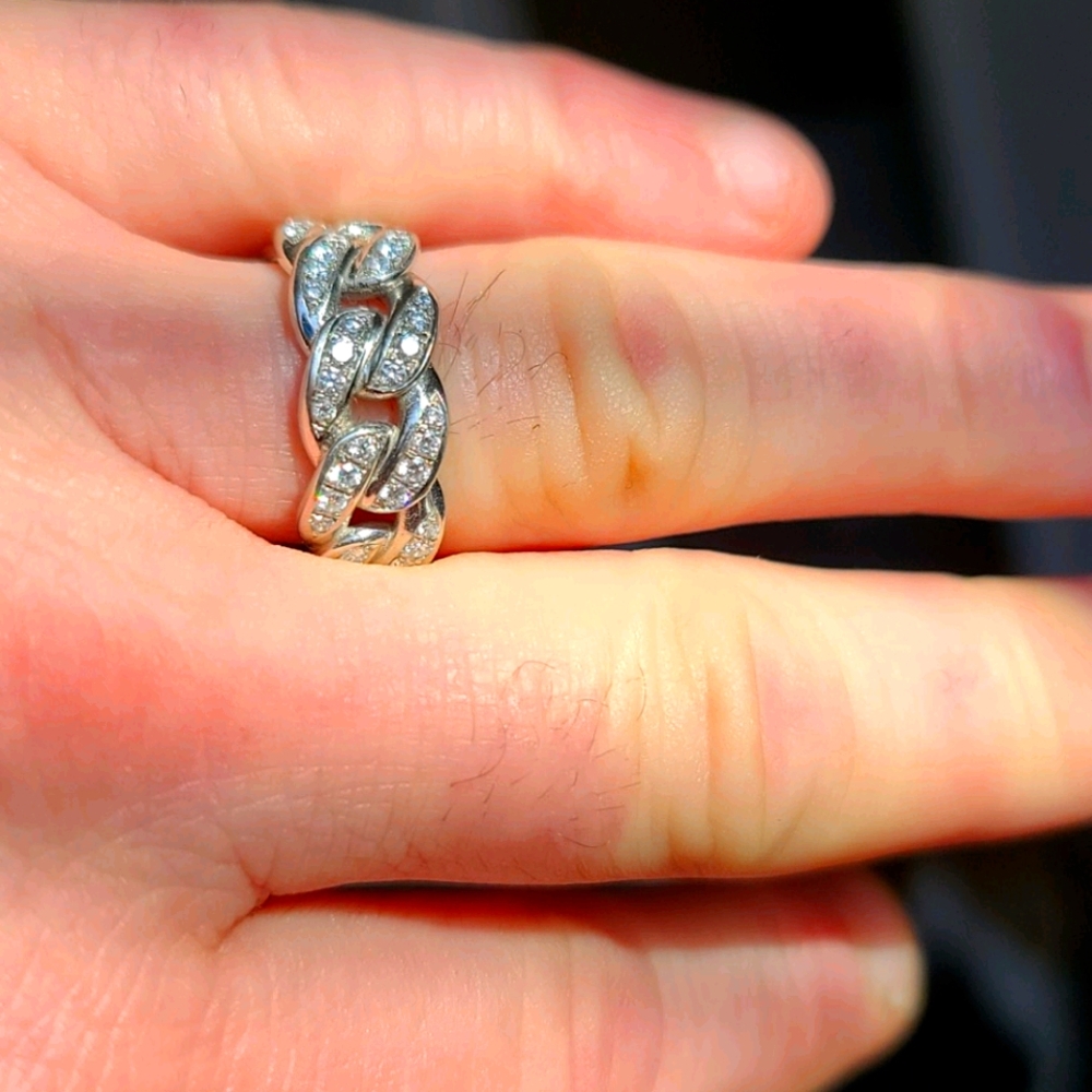 Mens 1 of a kind PLATINUM CUBAN RING, 2 CARATS